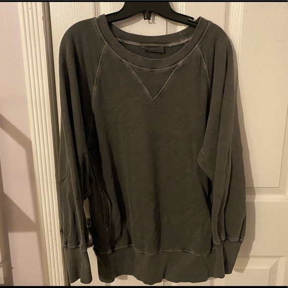 Silver Icing “Everyday Casual Pullover” by Zenana
Size Small New without tags - Picture 2 of 4